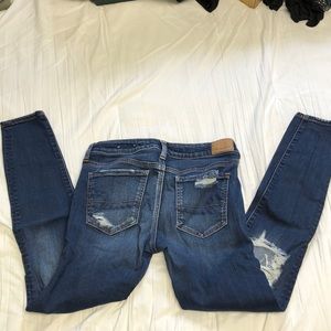American Eagle Super Stretch skinny jeans. Size 4 Regular.